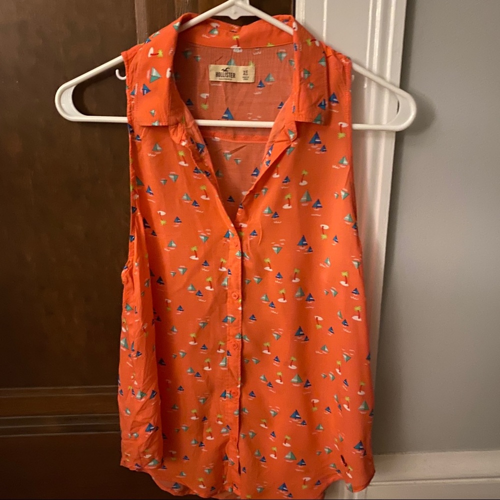 Great coral colored sleeveless shirt